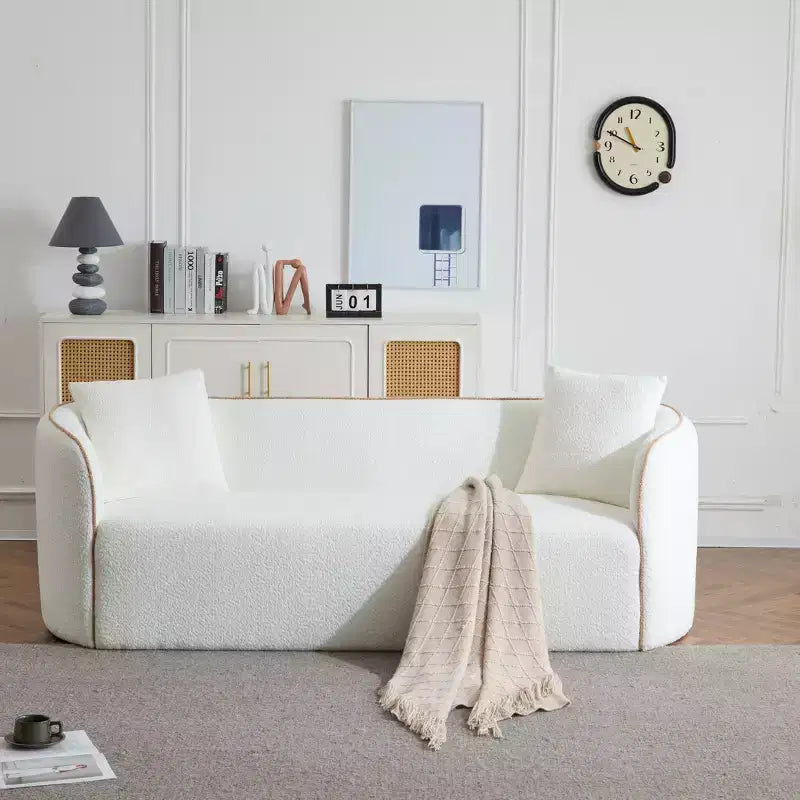 Sofá curvado de 3 plazas de bouclé Lindsay de 82" con 2 almohadas decorativas
