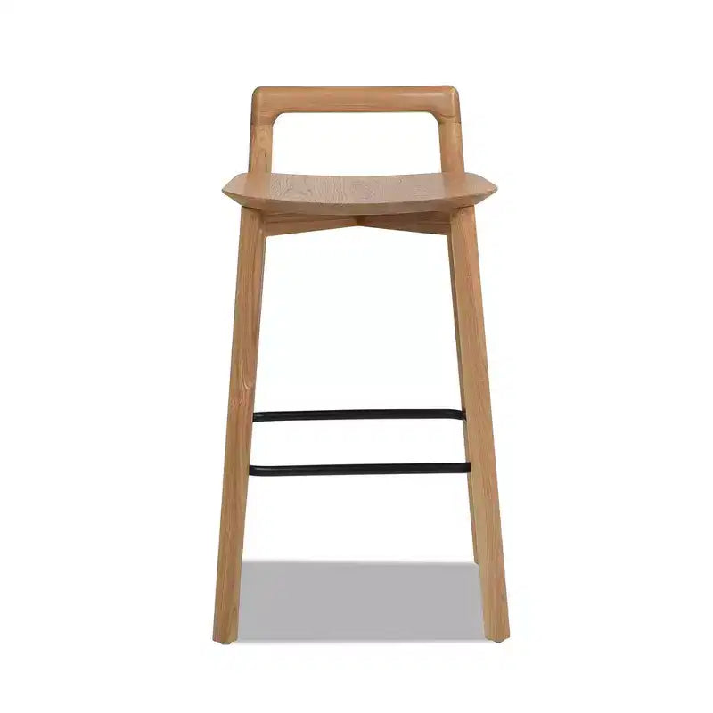 Taburete de mostrador bajo Sven de 26.5" de madera de fresno maciza con reposapiés de hierro negro