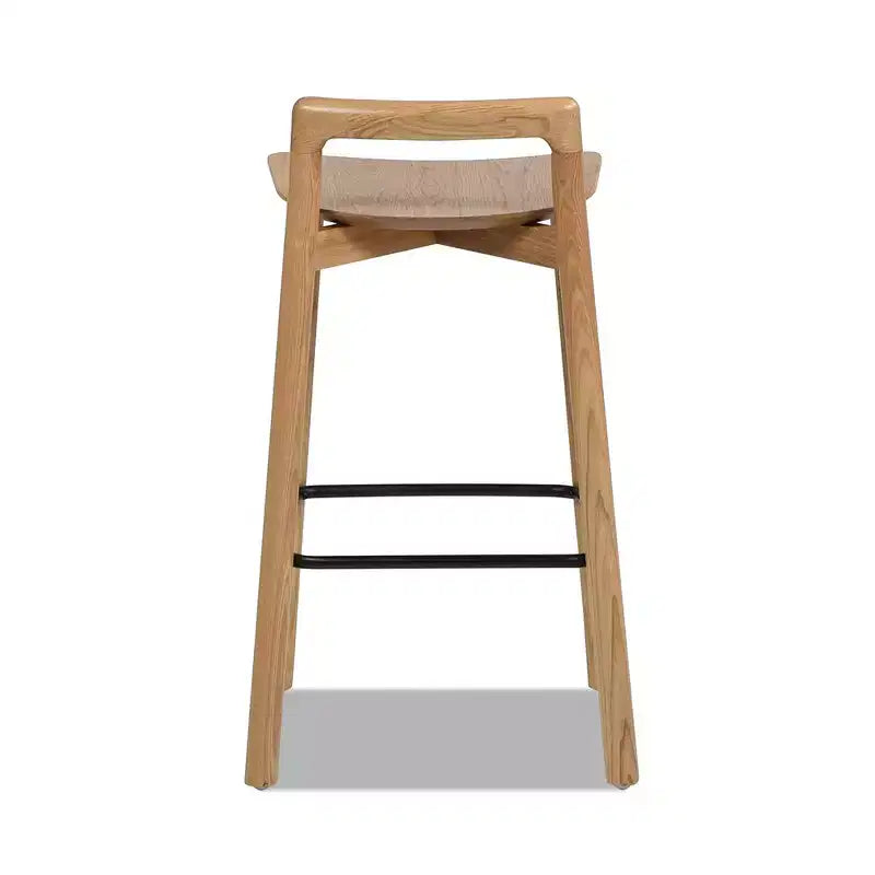 Taburete de mostrador bajo Sven de 26.5" de madera de fresno maciza con reposapiés de hierro negro