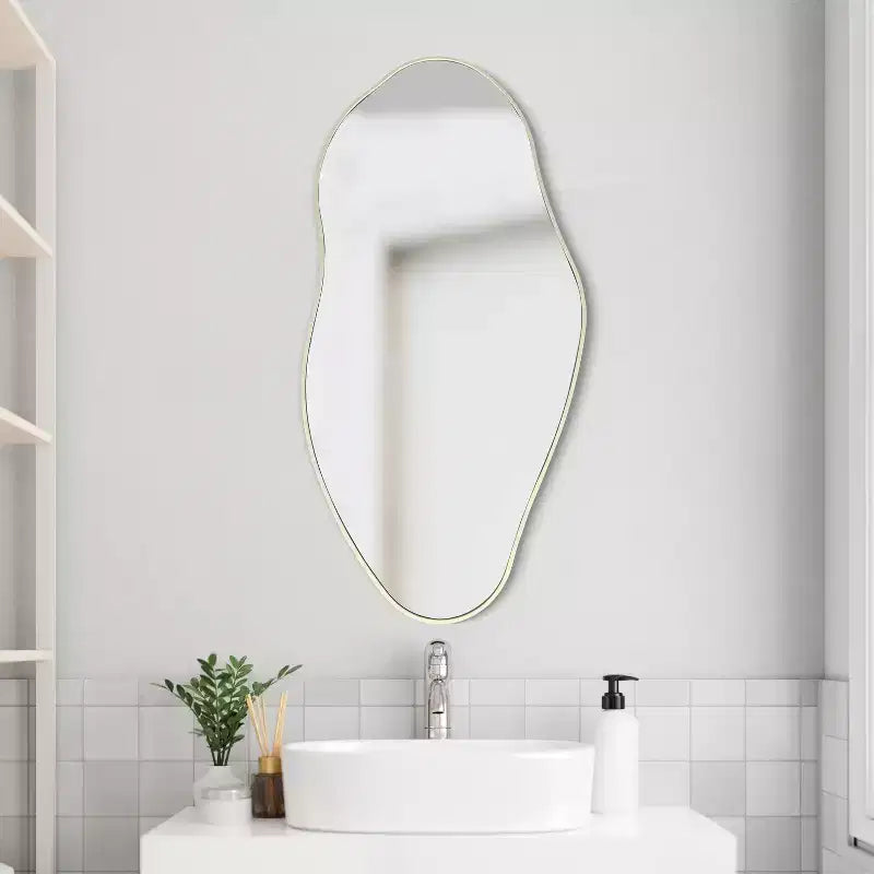 Espejo decorativo de pared con marco asimétrico irregular Everly, estilo art déco