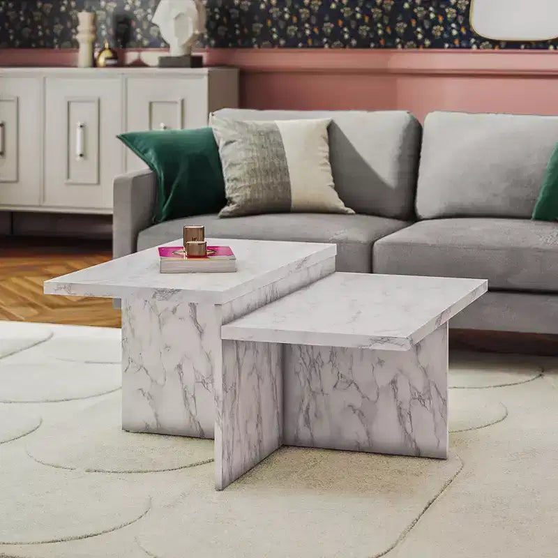 Mesa de centro Brielle de imitación mármol de dos niveles, base entrelazada