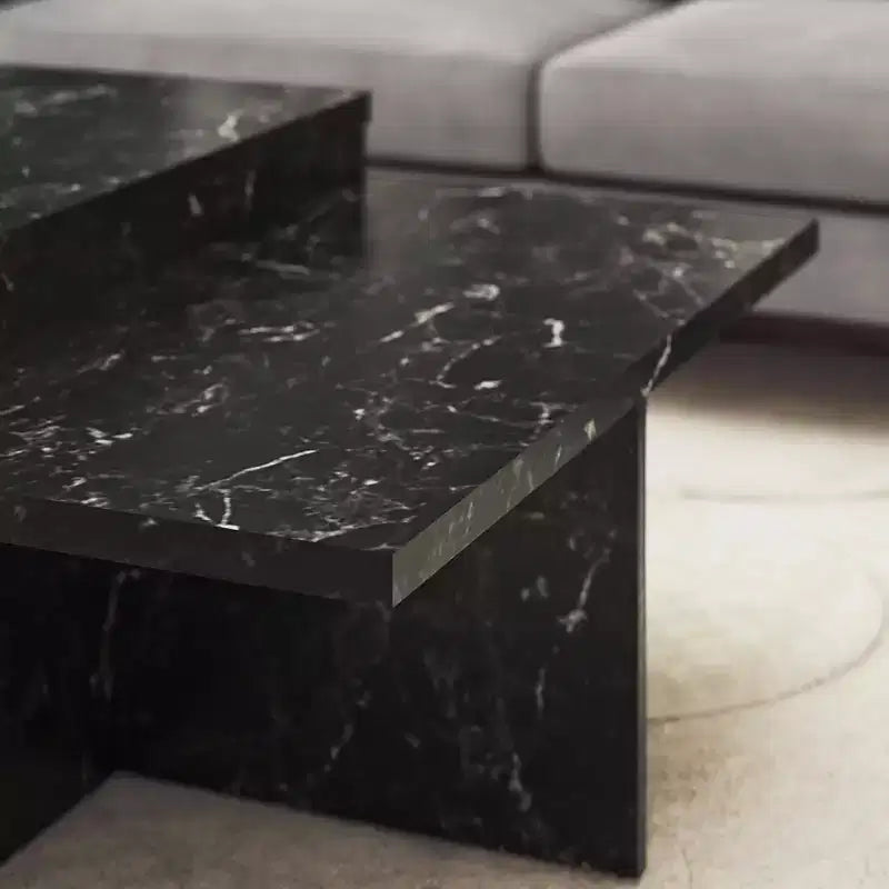 Mesa de centro Brielle de imitación mármol de dos niveles, base entrelazada