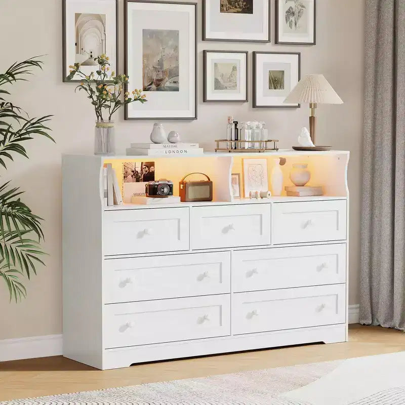 Cómoda de 7 cajones con luces LED y estación de carga, organizador de almacenamiento de madera gris
