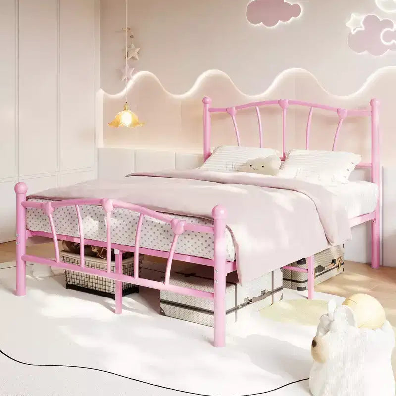 Encantadora estructura de cama de metal con cabecero en forma de corazón, plataforma robusta, almacenamiento bajo la cama, no necesita somier, perfecta para dormitorios de niños y niñas