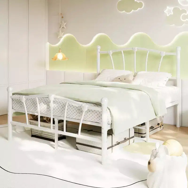 Encantadora estructura de cama de metal con cabecero en forma de corazón, plataforma robusta, almacenamiento bajo la cama, no necesita somier, perfecta para dormitorios de niños y niñas