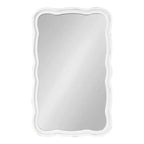 Espejo de pared con marco de madera festoneado Hatherleigh de 23.5" x 38"