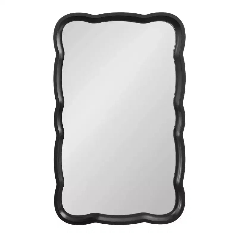 Espejo de pared con marco de madera festoneado Hatherleigh de 23.5" x 38"
